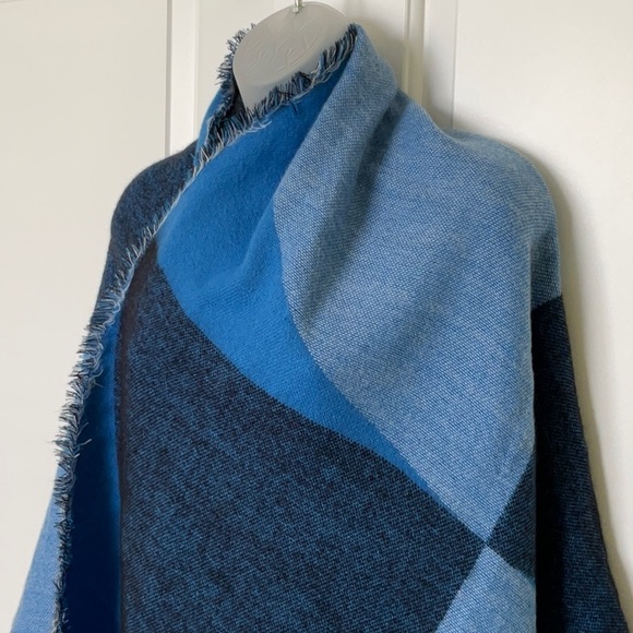 April Marin Two Tone Scarf - Picture 3 of 5